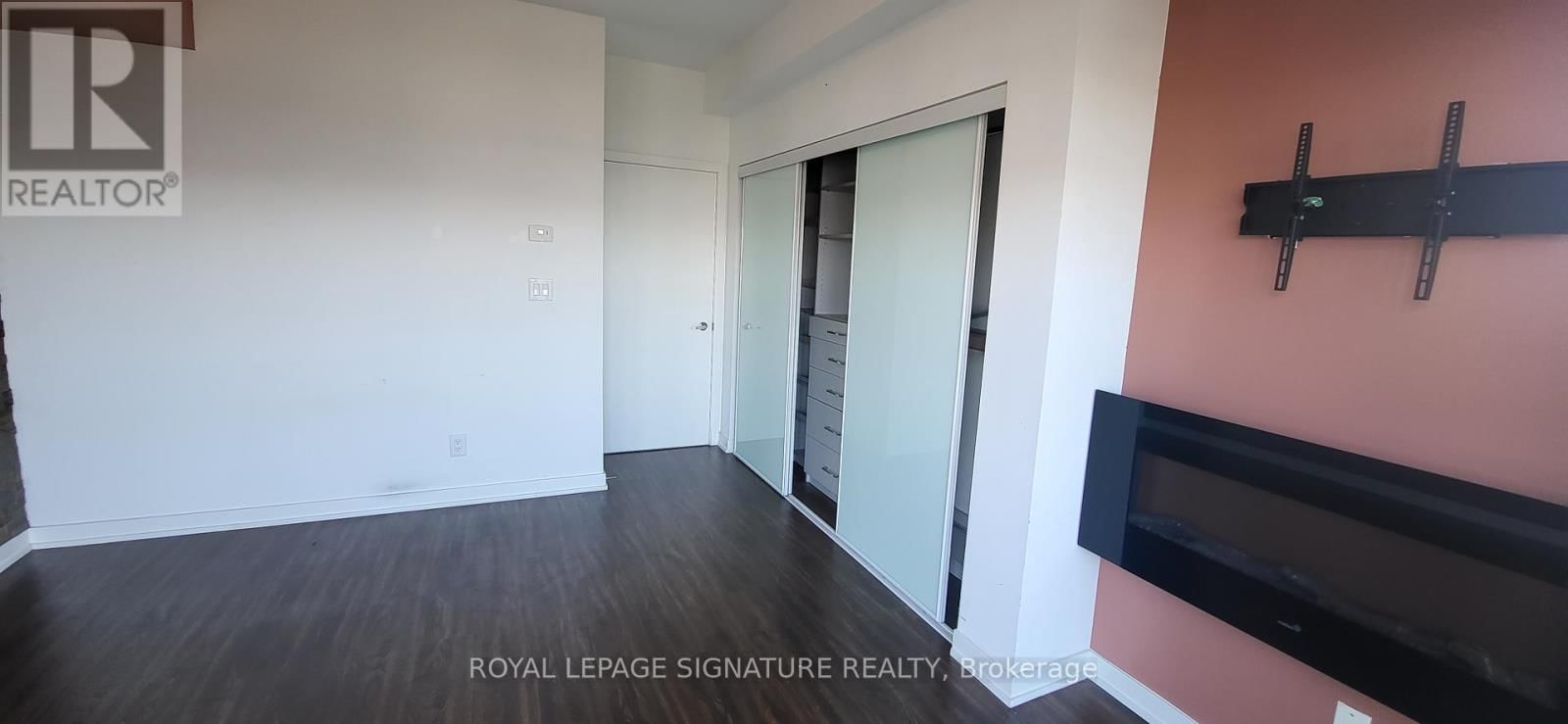 415 - 205 MANNING AVENUE Image 17