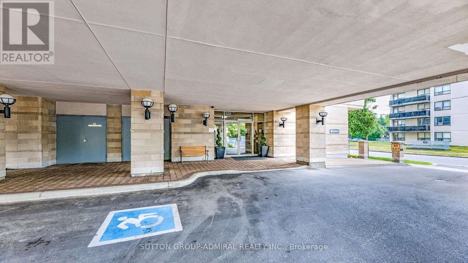 707 - 4200 BATHURST STREET Image 4