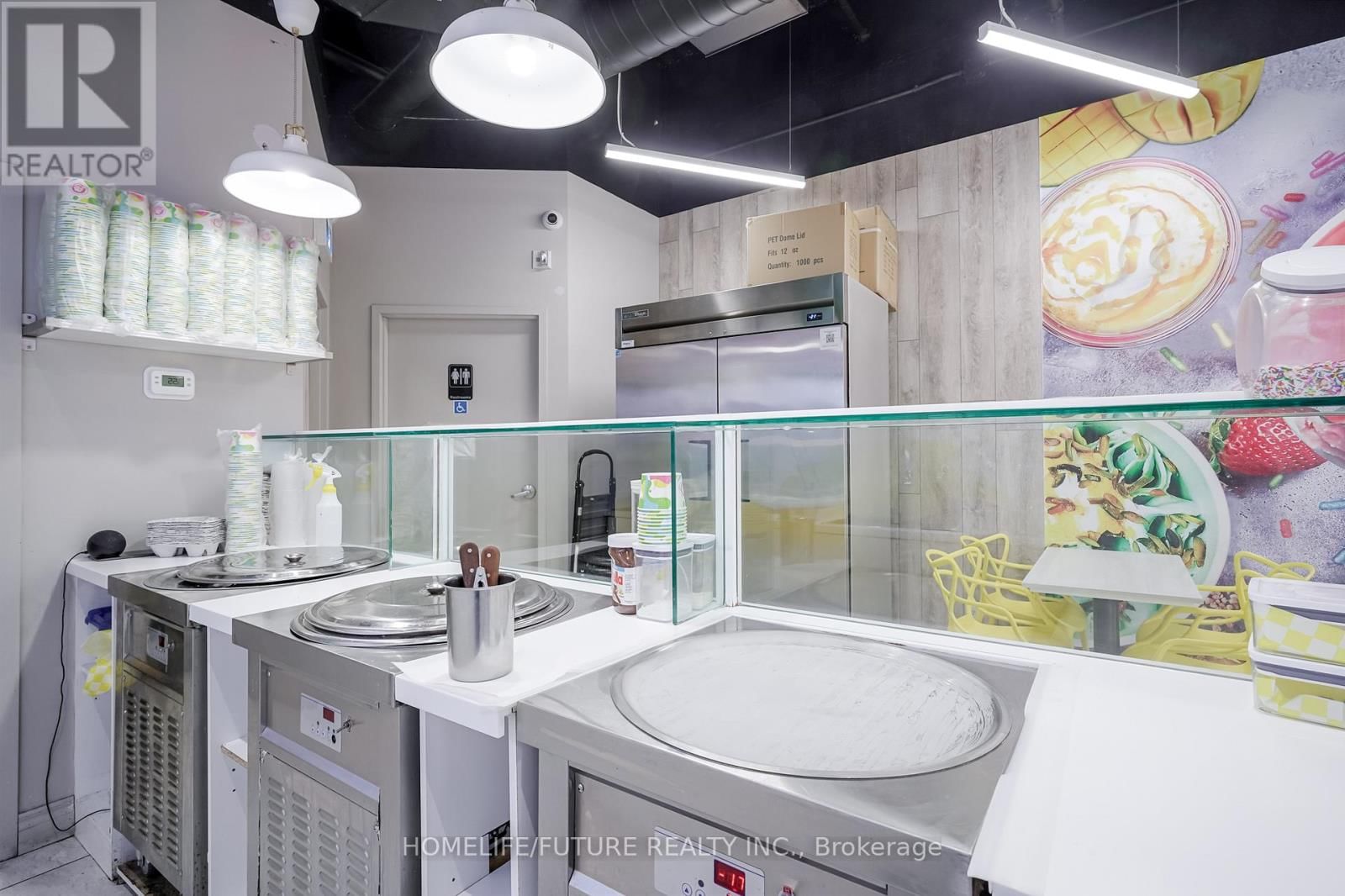 B20 - 62 OVERLEA BOULEVARD Image 17