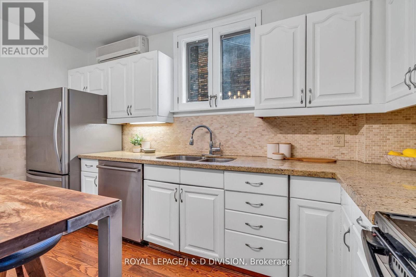 453 ORIOLE PARKWAY Image 13