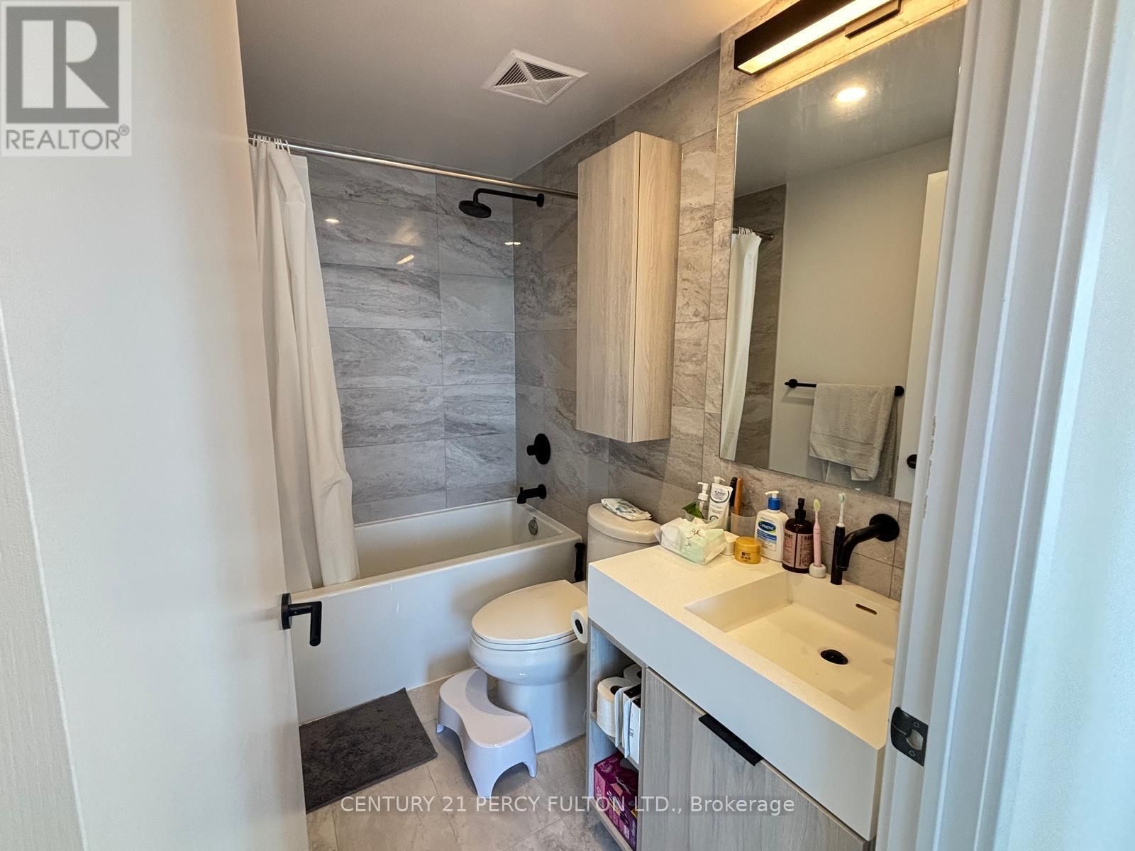 2613 - 108 PETER STREET NORTH Image 9