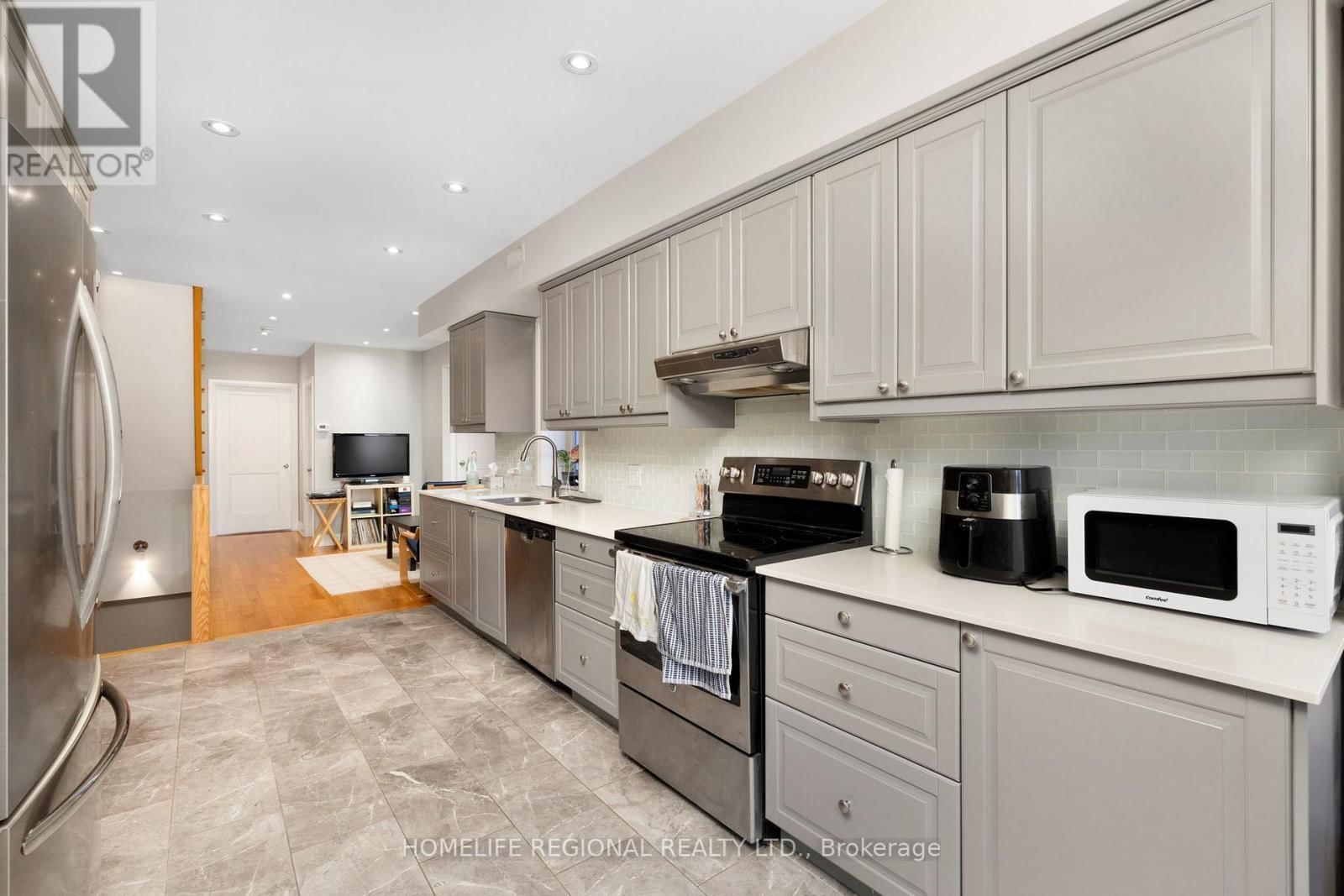 204 ROXTON ROAD Image 14