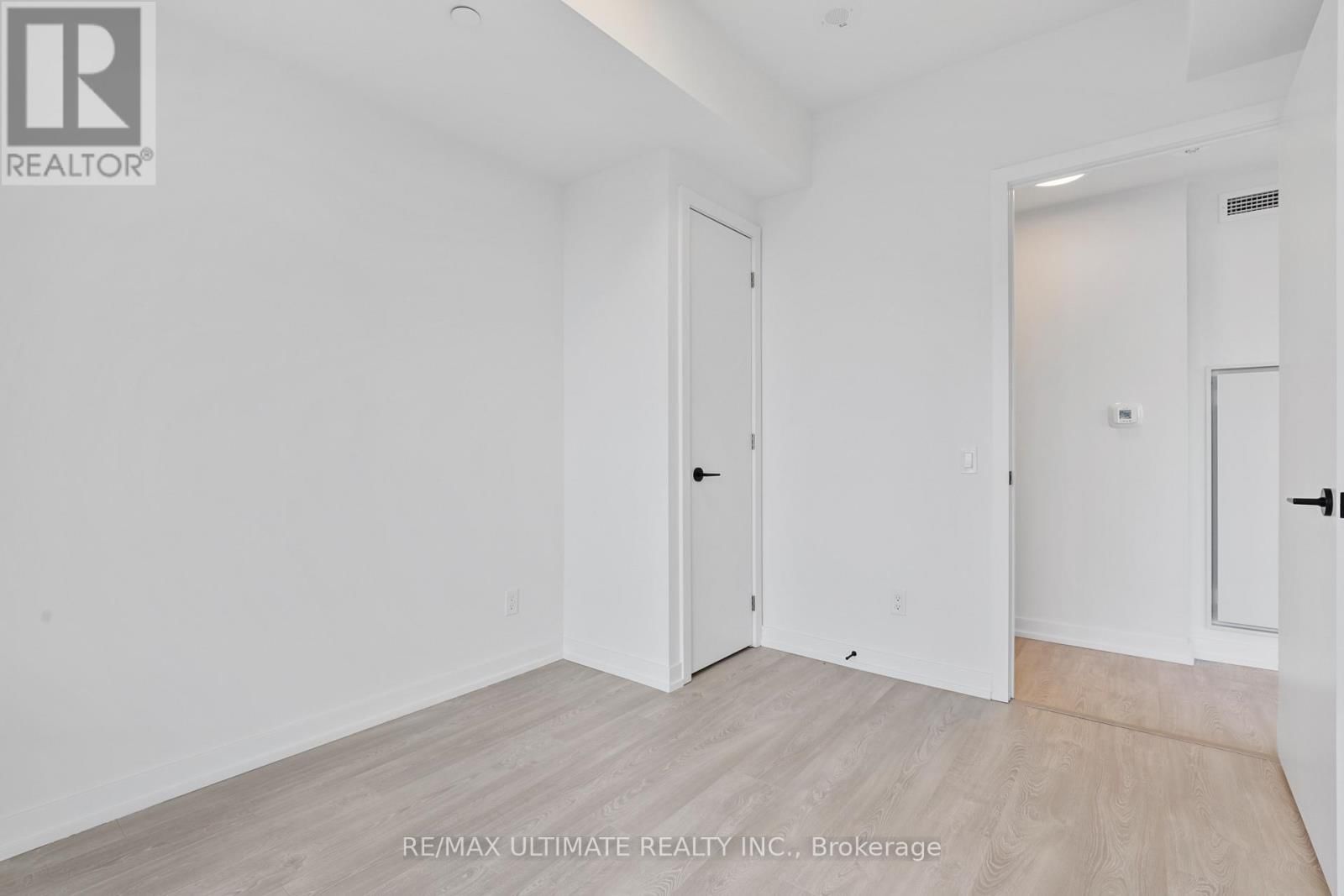 3011 - 35 PARLIAMENT AVENUE Image 11