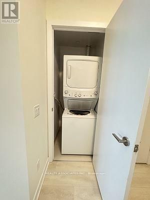 3104 - 2221 YONGE STREET Image 10