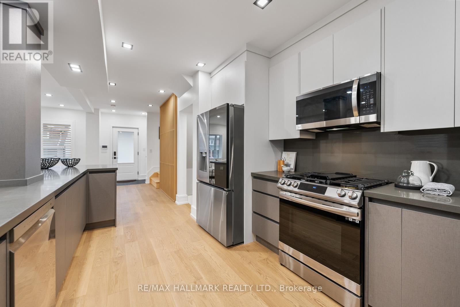 86 ALBERTUS AVENUE Image 11