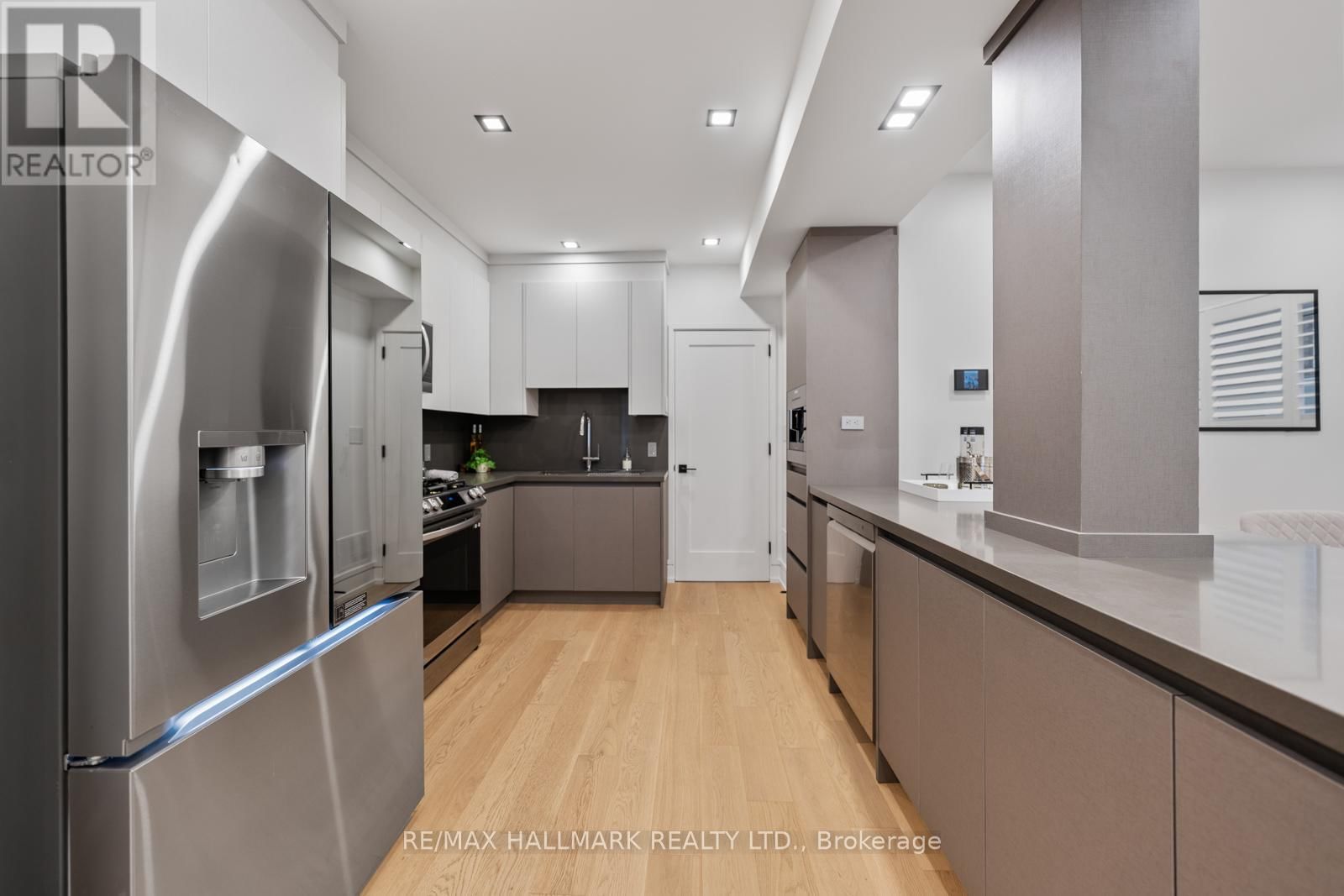 86 ALBERTUS AVENUE Image 12