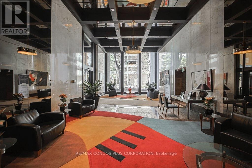 2232 - 33 HARBOUR SQUARE Image 40