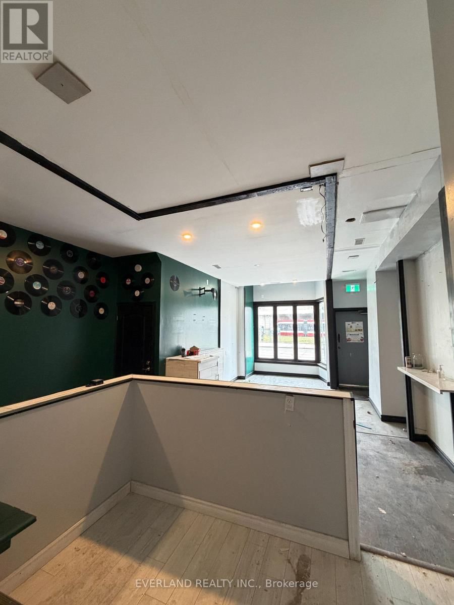 Ground - 850 BATHURST STREET Image 6