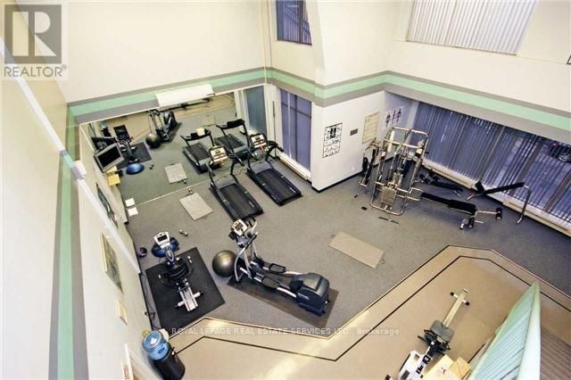 1204 - 40 SCOLLARD STREET Image 6