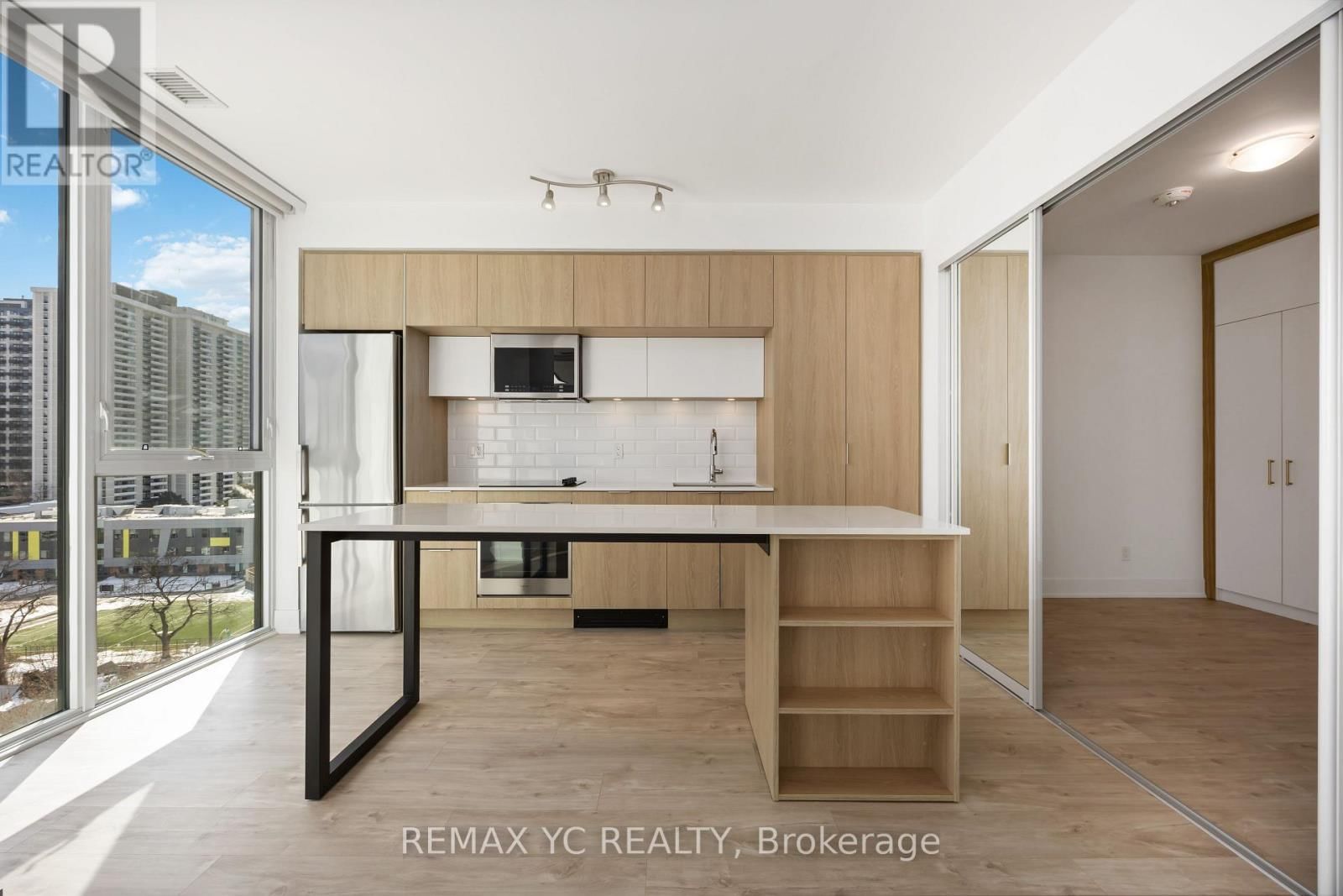 801 - 1 BELSIZE DRIVE Image 4