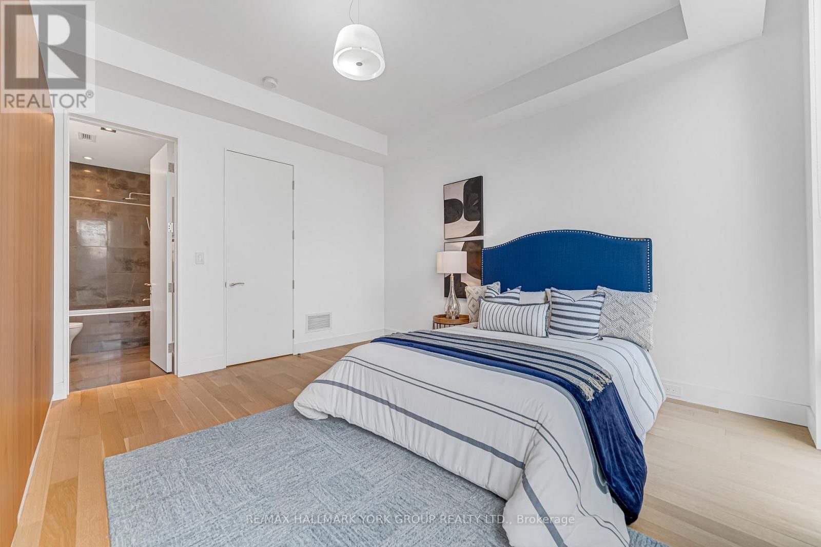 840 RICHMOND STREET WEST Image 30