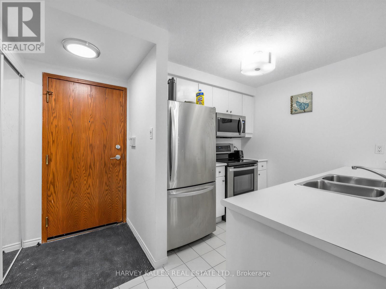 705 - 10 YONGE STREET Image 16