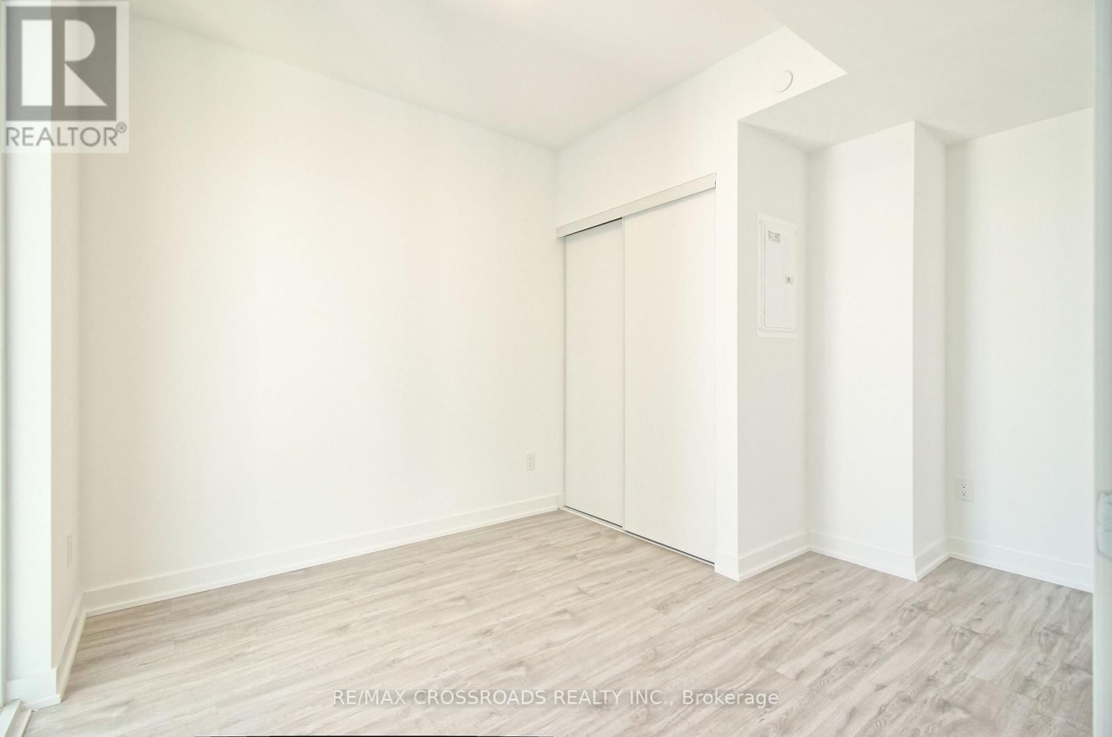 4310 - 252 CHURCH STREET Image 10