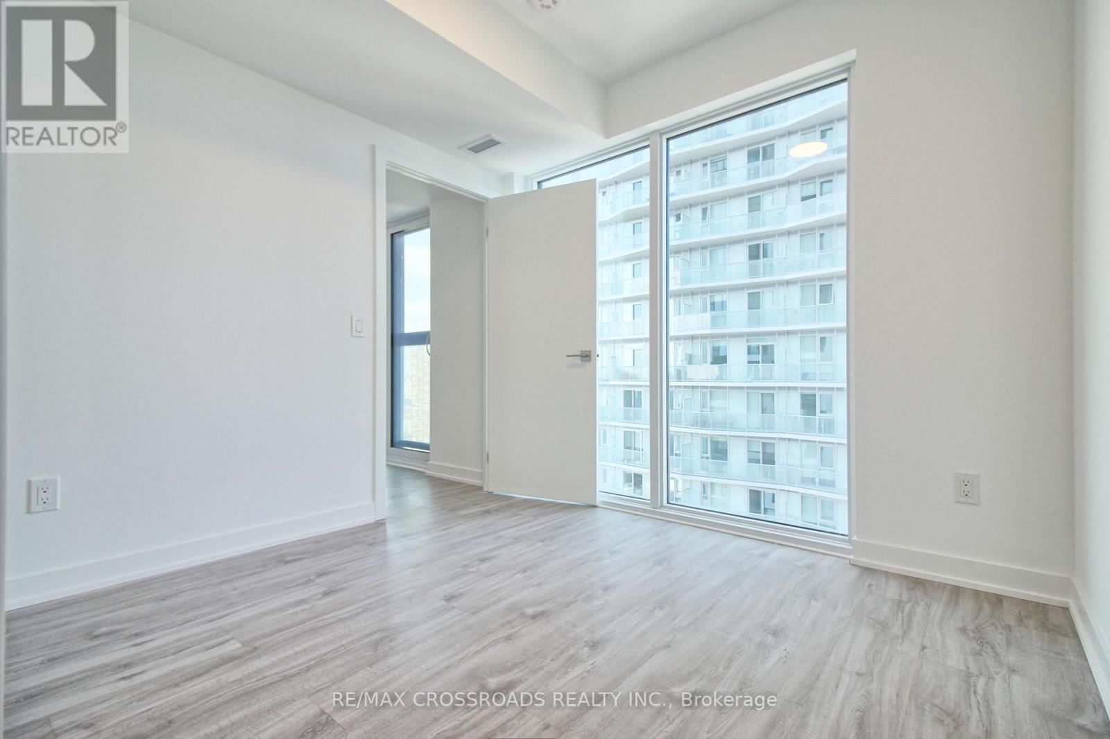 4310 - 252 CHURCH STREET Image 11