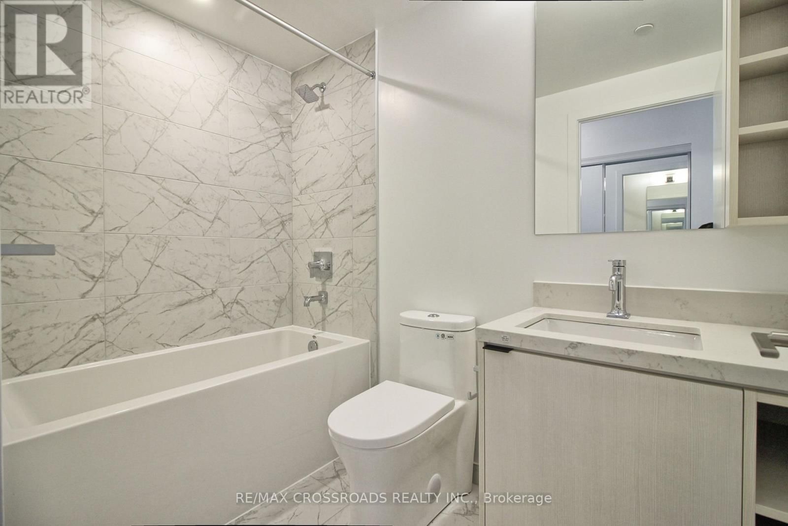 4310 - 252 CHURCH STREET Image 13