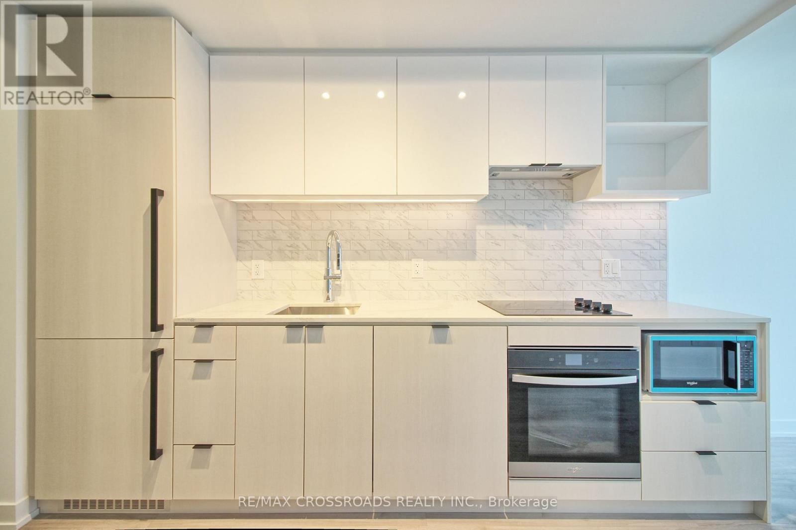 4310 - 252 CHURCH STREET Image 6