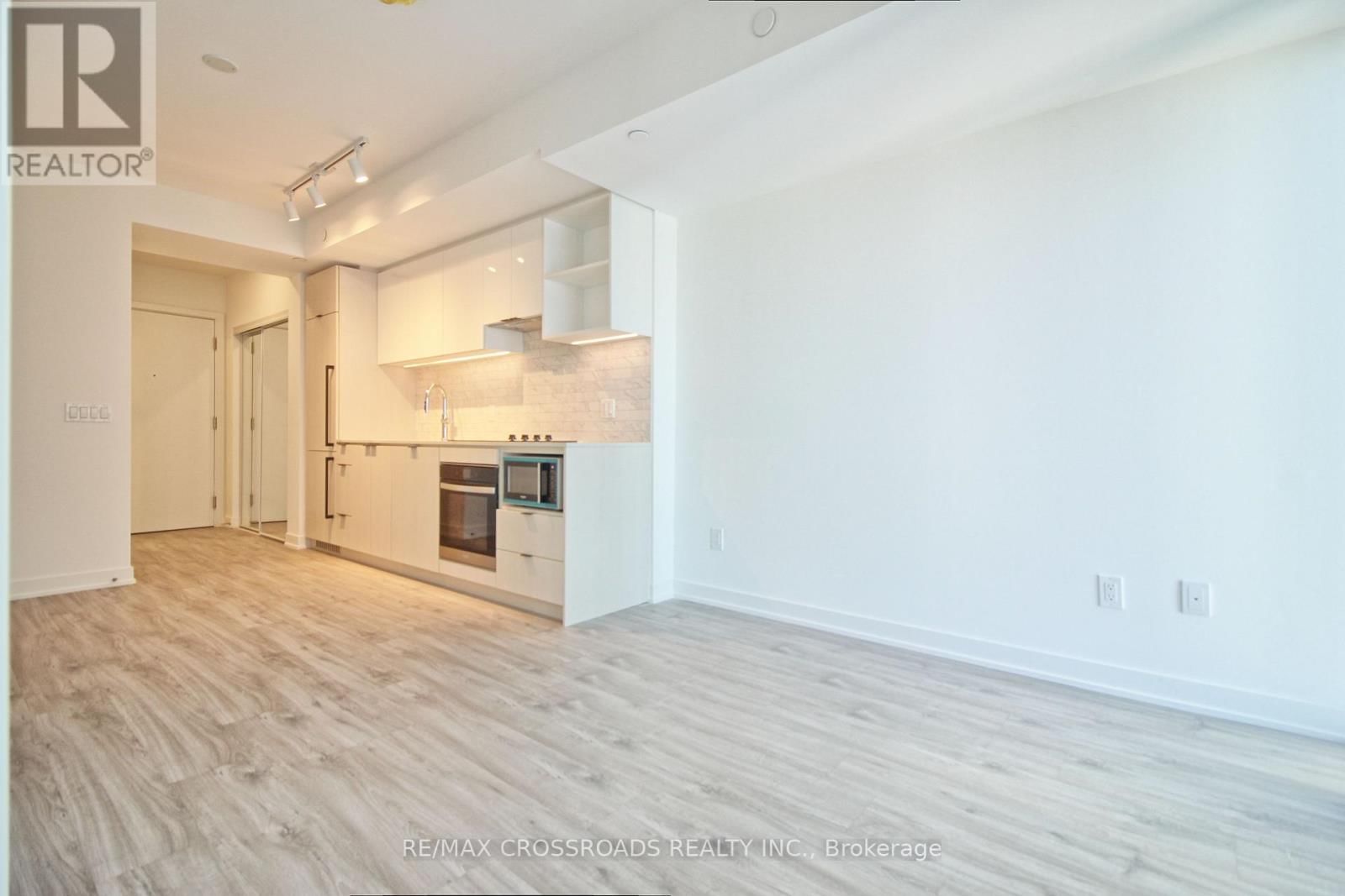 4310 - 252 CHURCH STREET Image 8