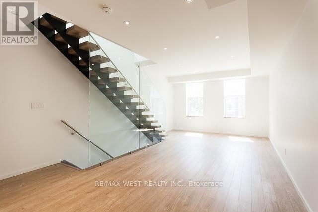 A - 1118 QUEEN STREET WEST Image 4