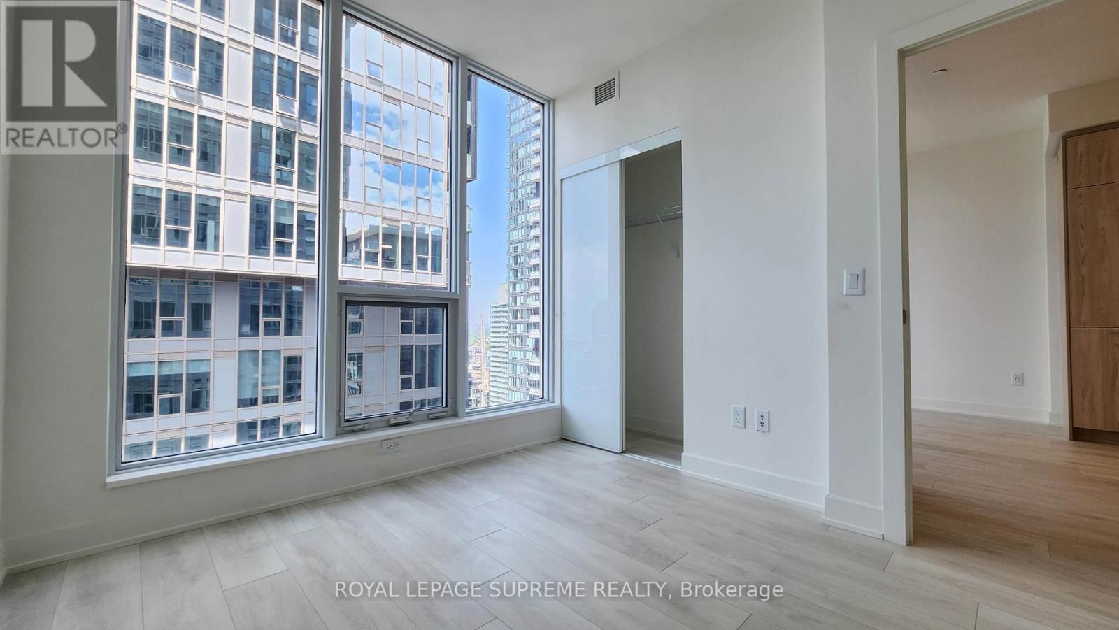 2703 - 15 MERCER STREET Image 14