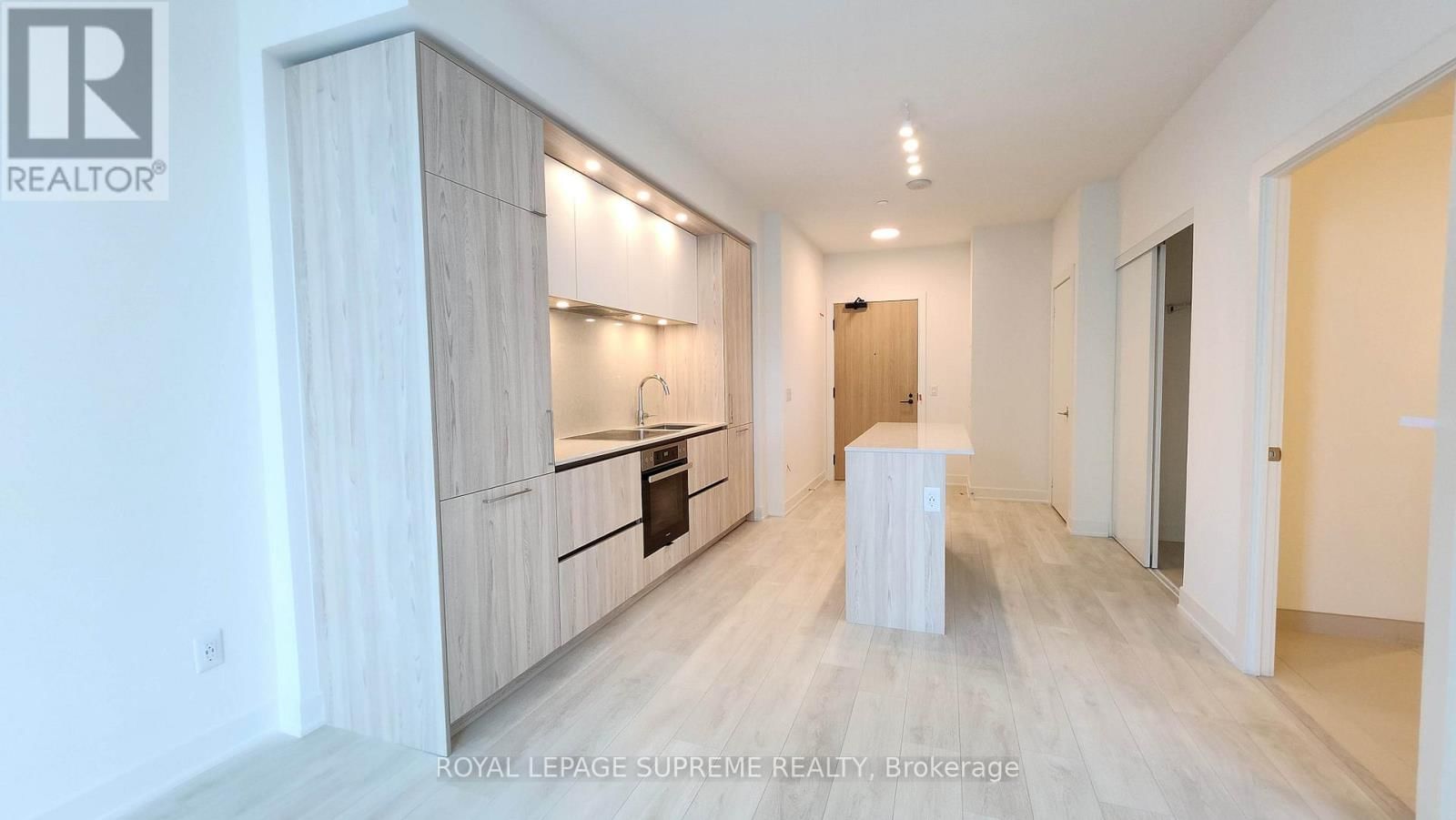 2703 - 15 MERCER STREET Image 3