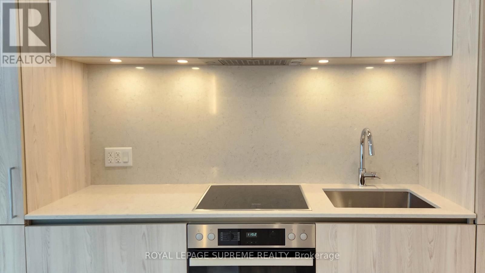 2703 - 15 MERCER STREET Image 6