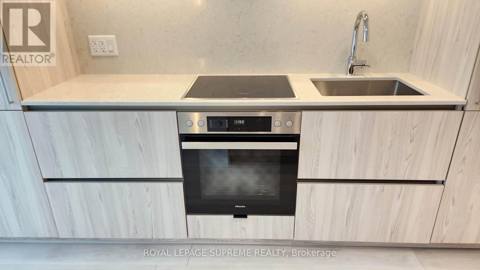 2703 - 15 MERCER STREET Image 7