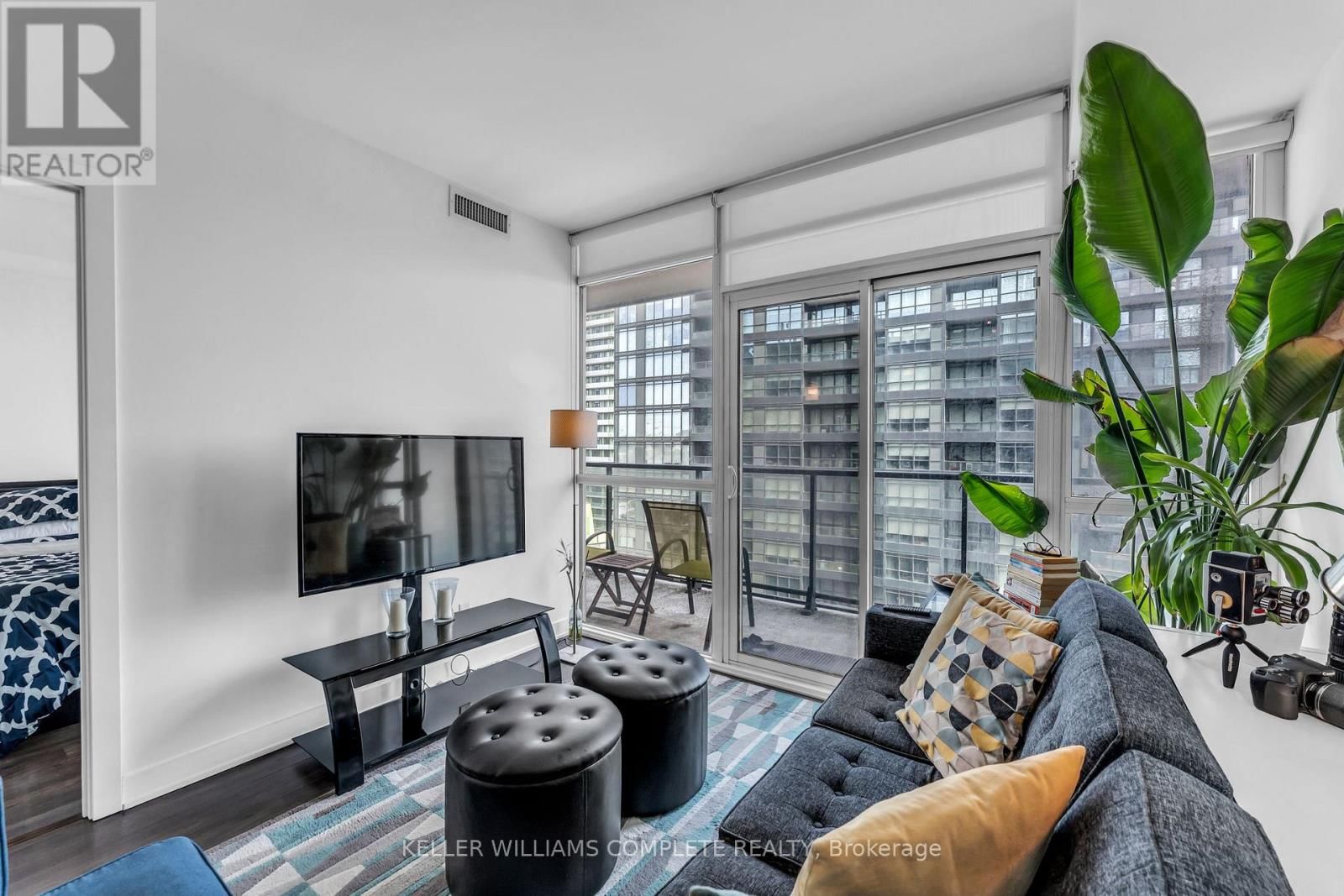 1008 - 169 FORT YORK BOULEVARD Image 5