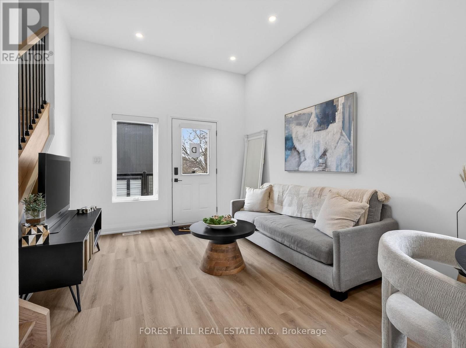 D - 221 CHURCHILL AVENUE Image 14