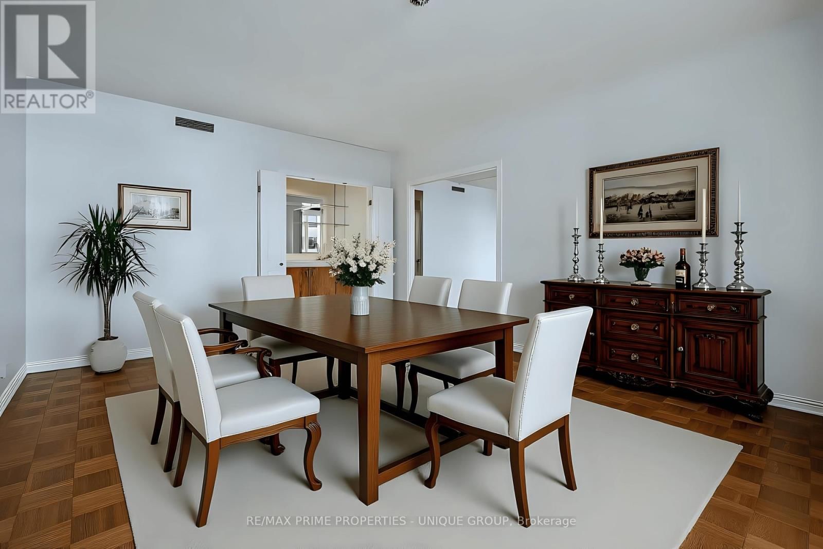 805 - 55 PRINCE ARTHUR AVENUE Image 13