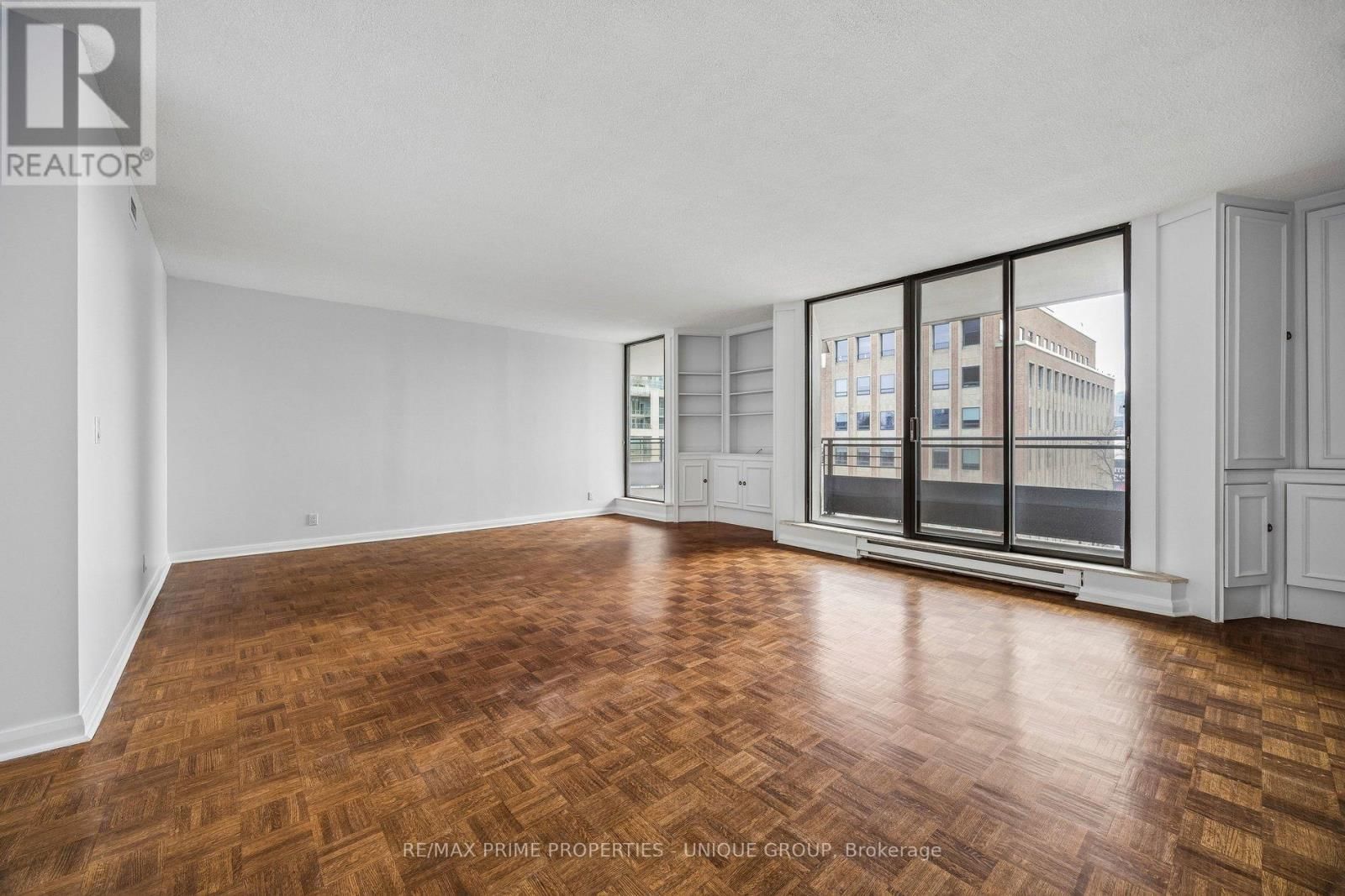 805 - 55 PRINCE ARTHUR AVENUE Image 6