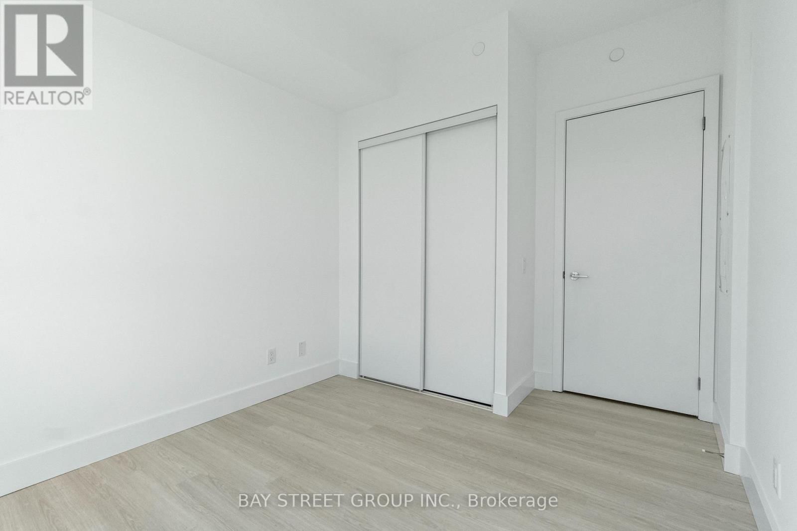 523 - 6 GREENBRIAR ROAD Image 18