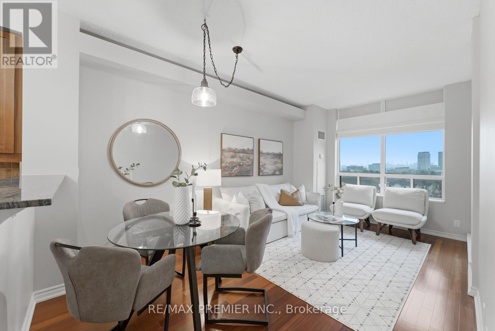 PH20 - 16 DALLIMORE CIRCLE Image 1