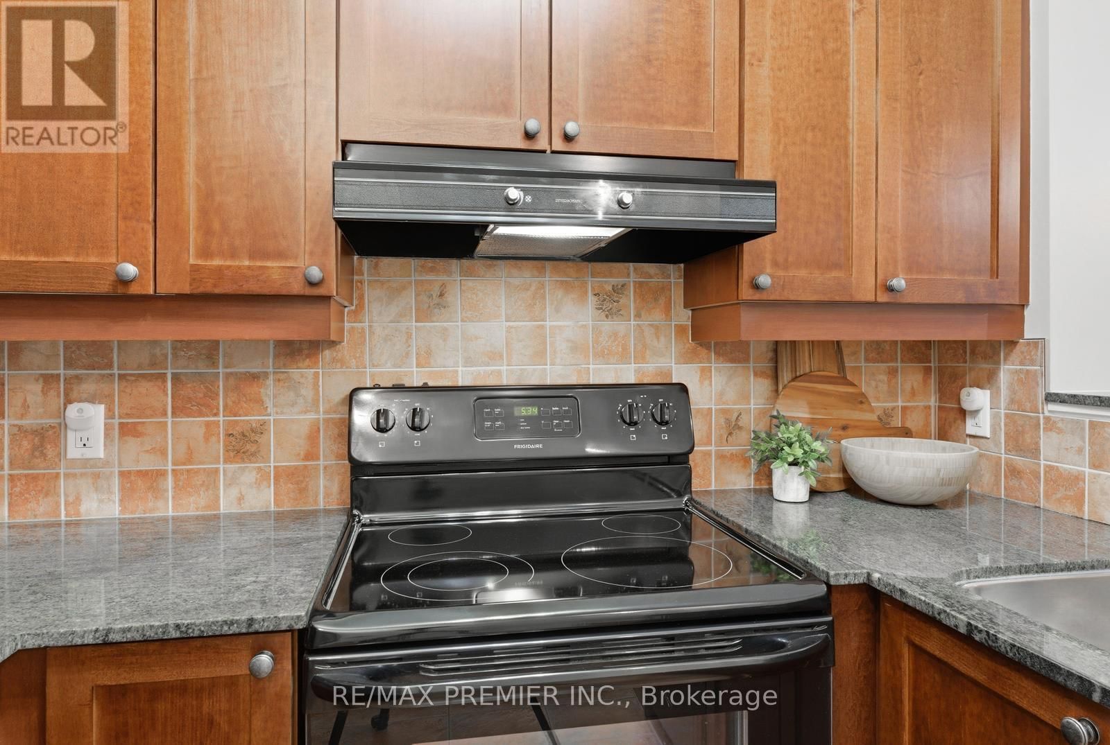 PH20 - 16 DALLIMORE CIRCLE Image 12