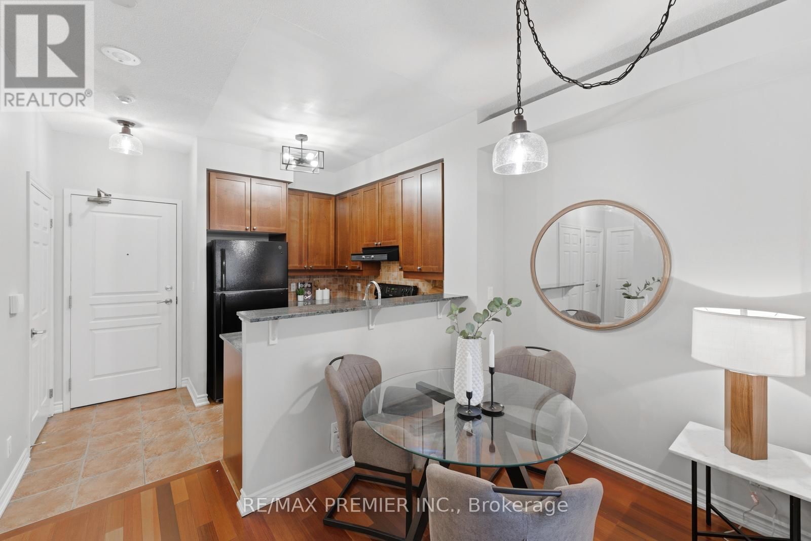 PH20 - 16 DALLIMORE CIRCLE Image 14