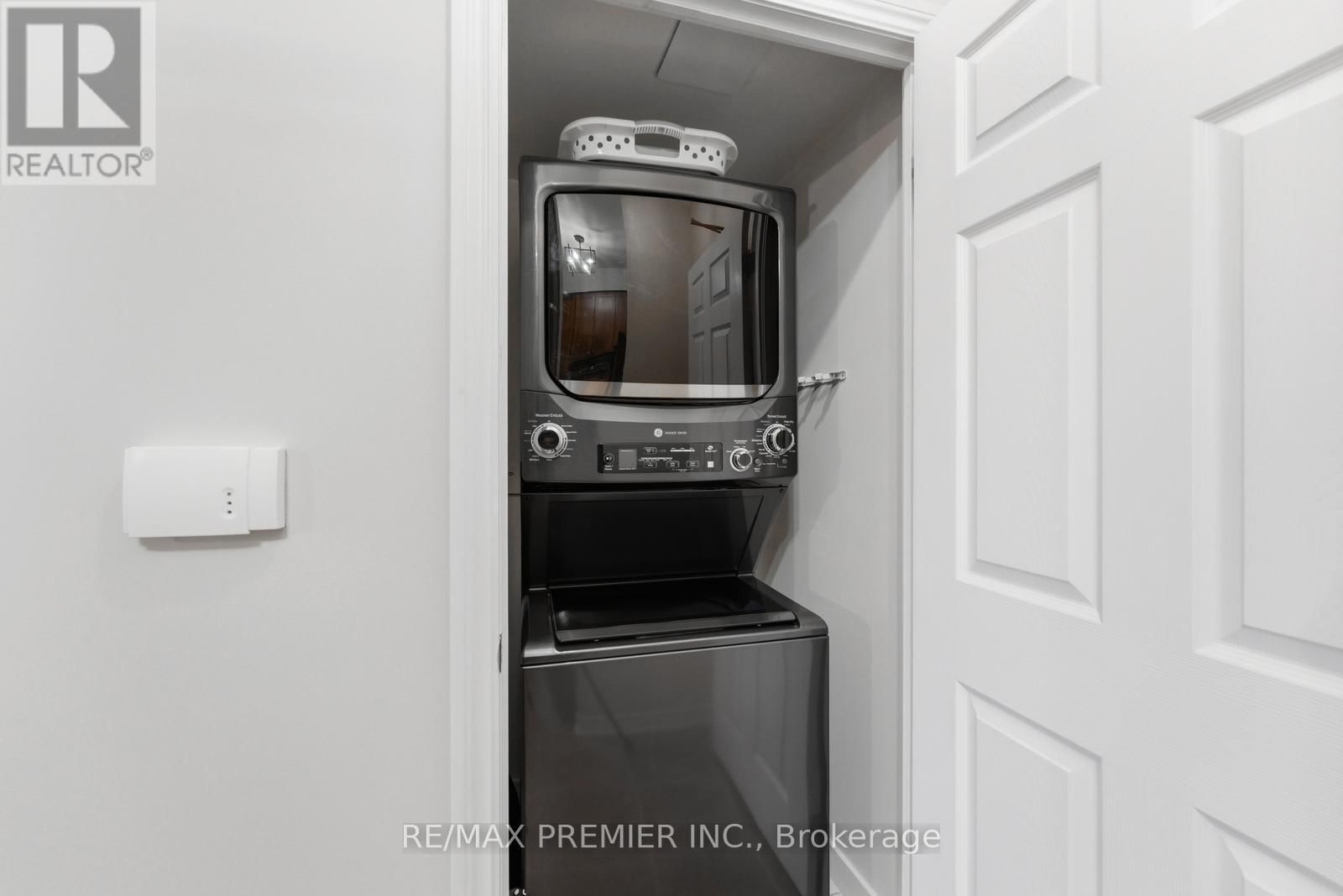 PH20 - 16 DALLIMORE CIRCLE Image 24