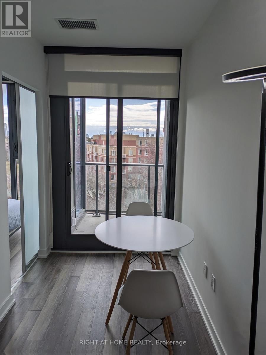 710 - 250 LAWRENCE AVENUE WEST Image 5