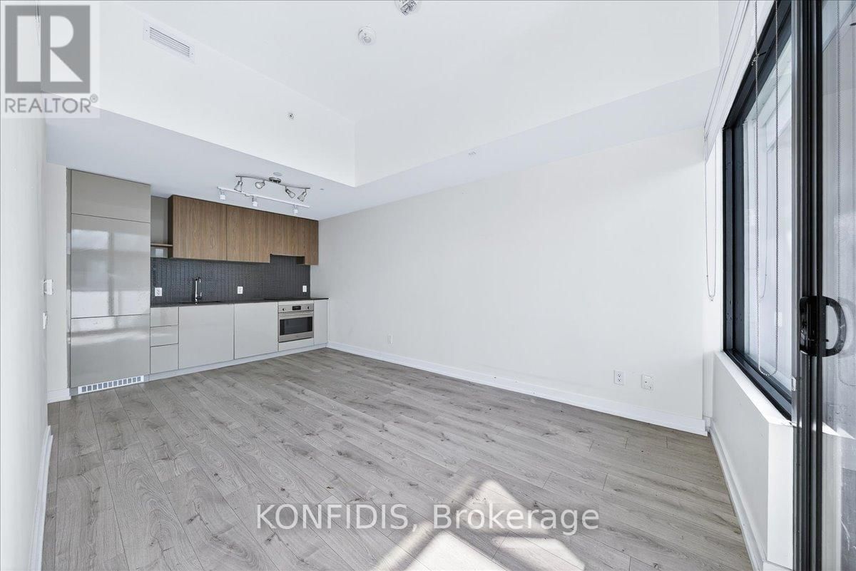 732 - 161 ROEHAMPTON AVENUE Image 11