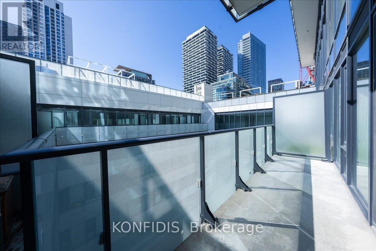 732 - 161 ROEHAMPTON AVENUE Image 17