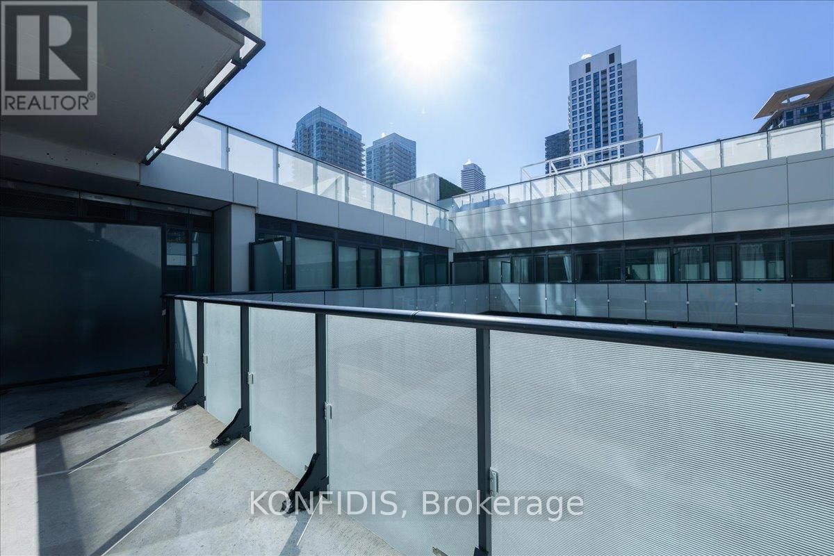 732 - 161 ROEHAMPTON AVENUE Image 18