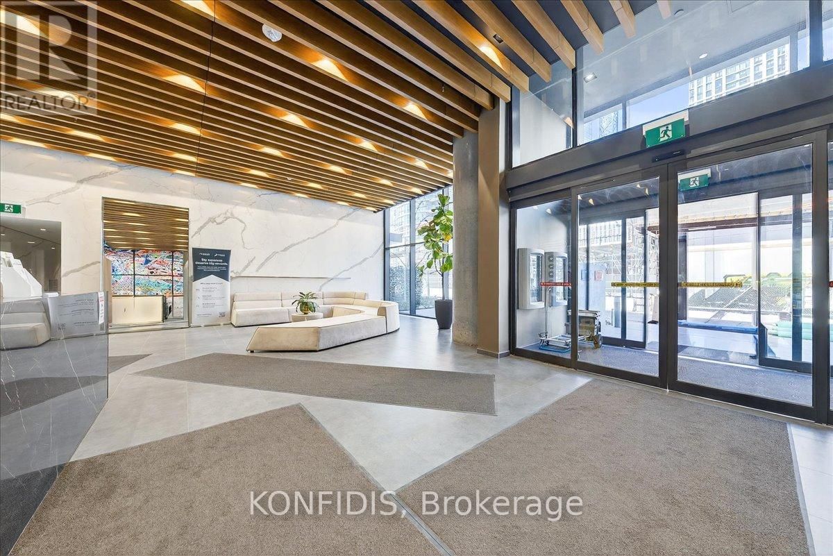 732 - 161 ROEHAMPTON AVENUE Image 21