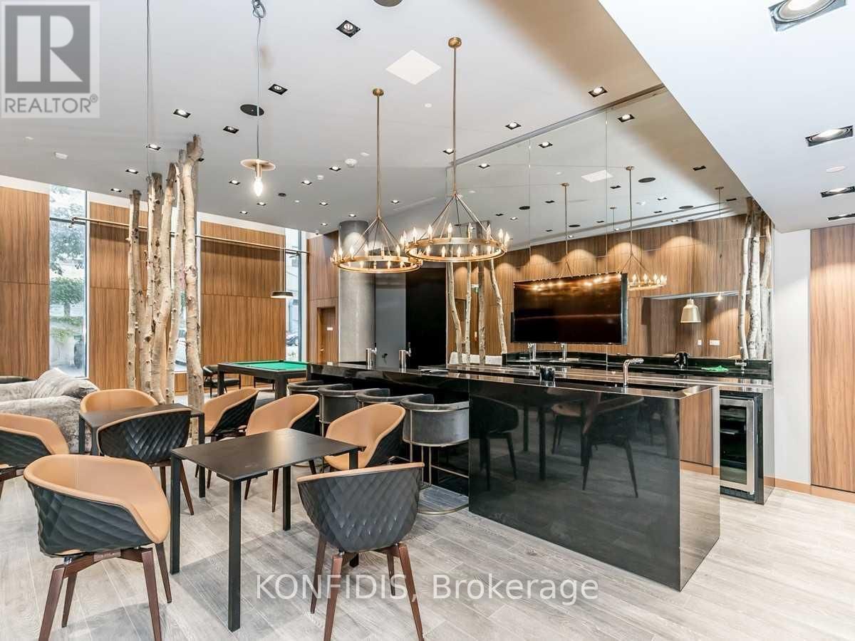 732 - 161 ROEHAMPTON AVENUE Image 24