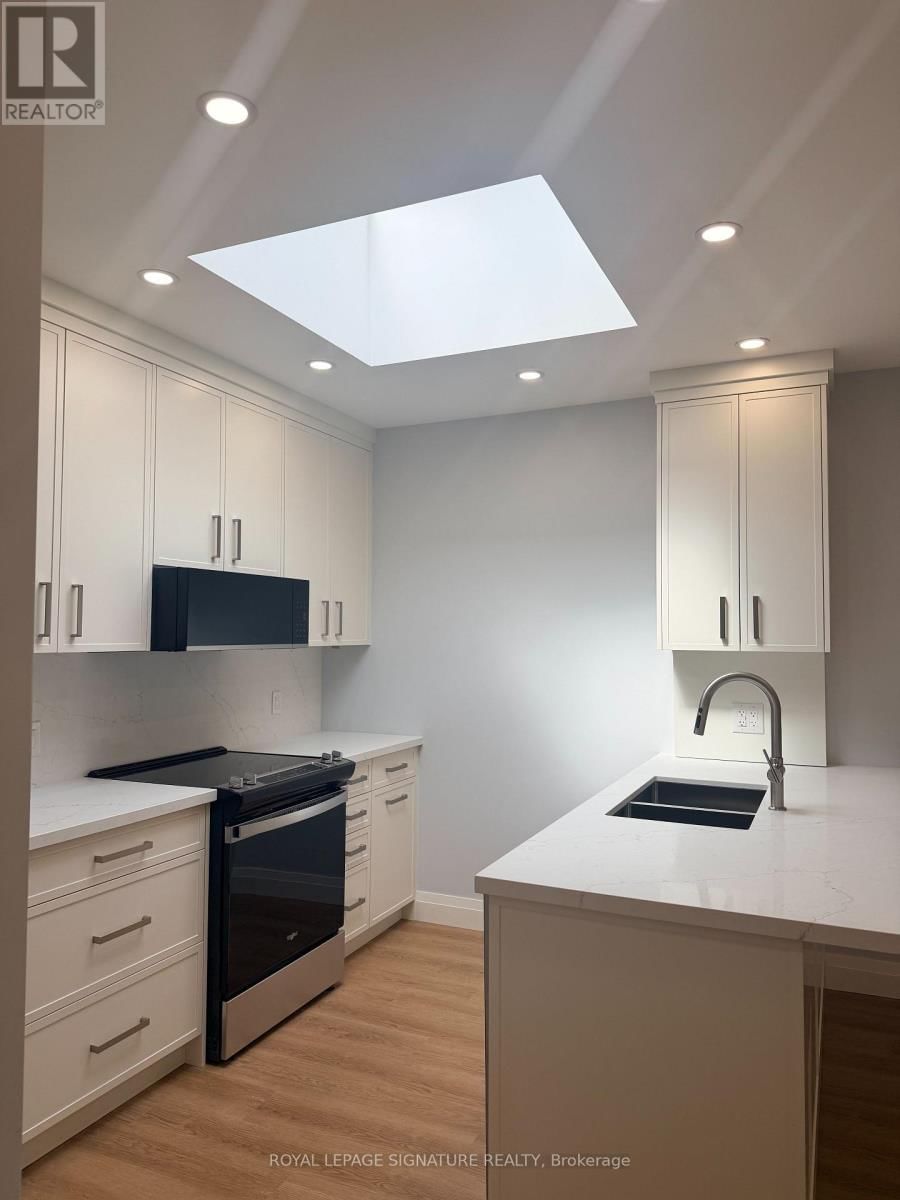 2 - 1727A BAYVIEW AVENUE Image 10