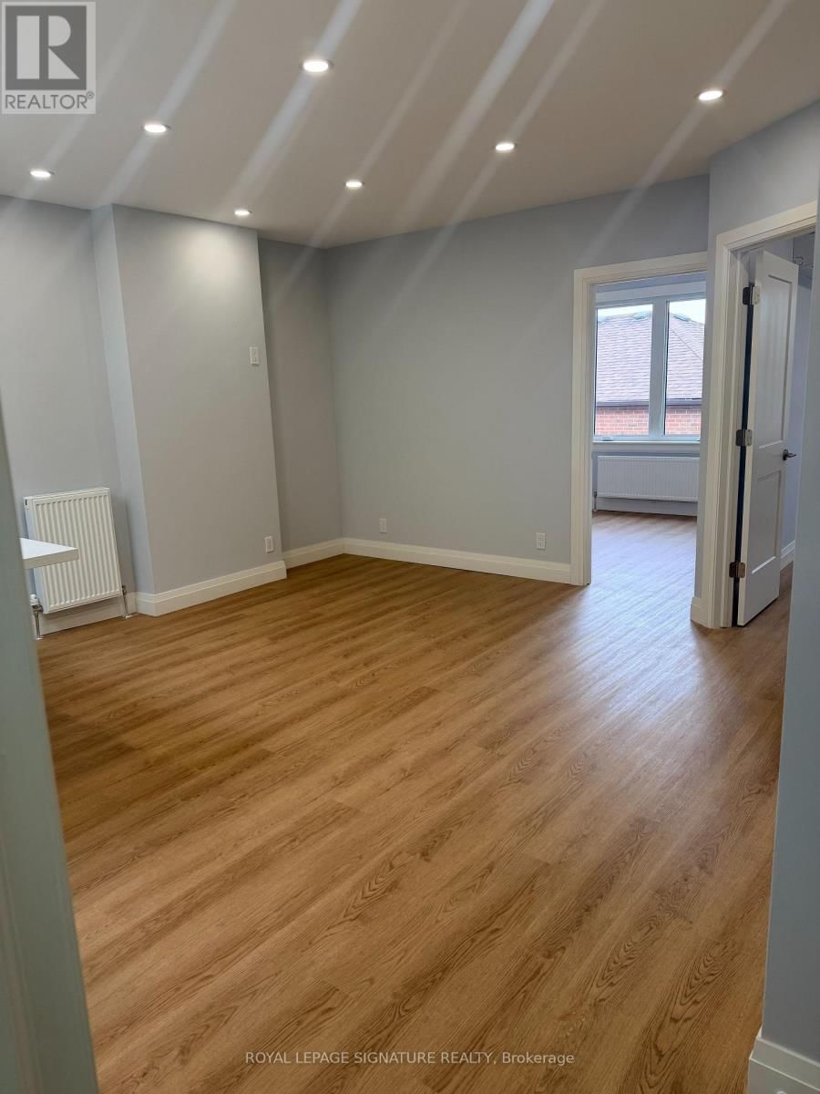 2 - 1727A BAYVIEW AVENUE Image 4