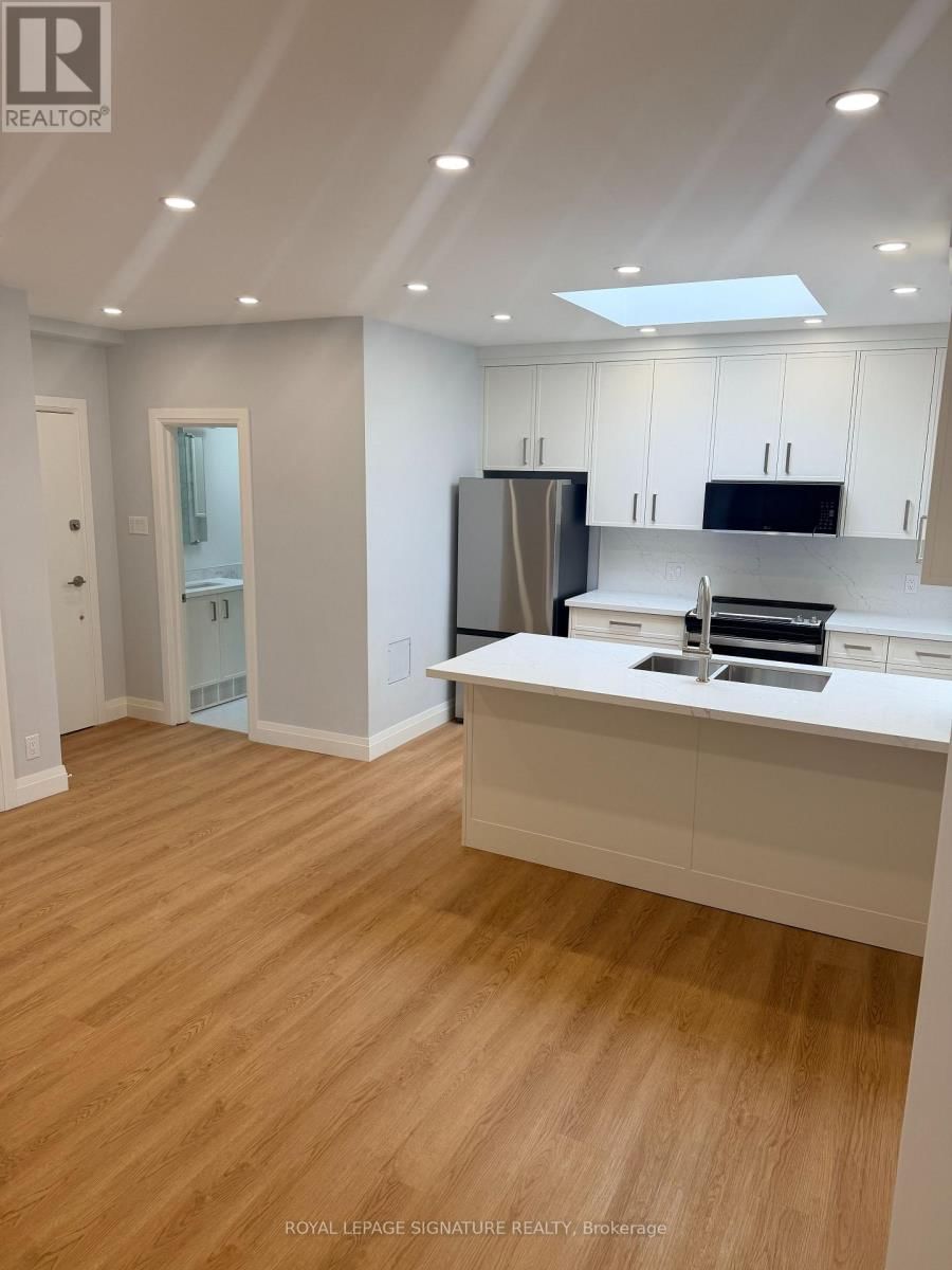 2 - 1727A BAYVIEW AVENUE Image 5