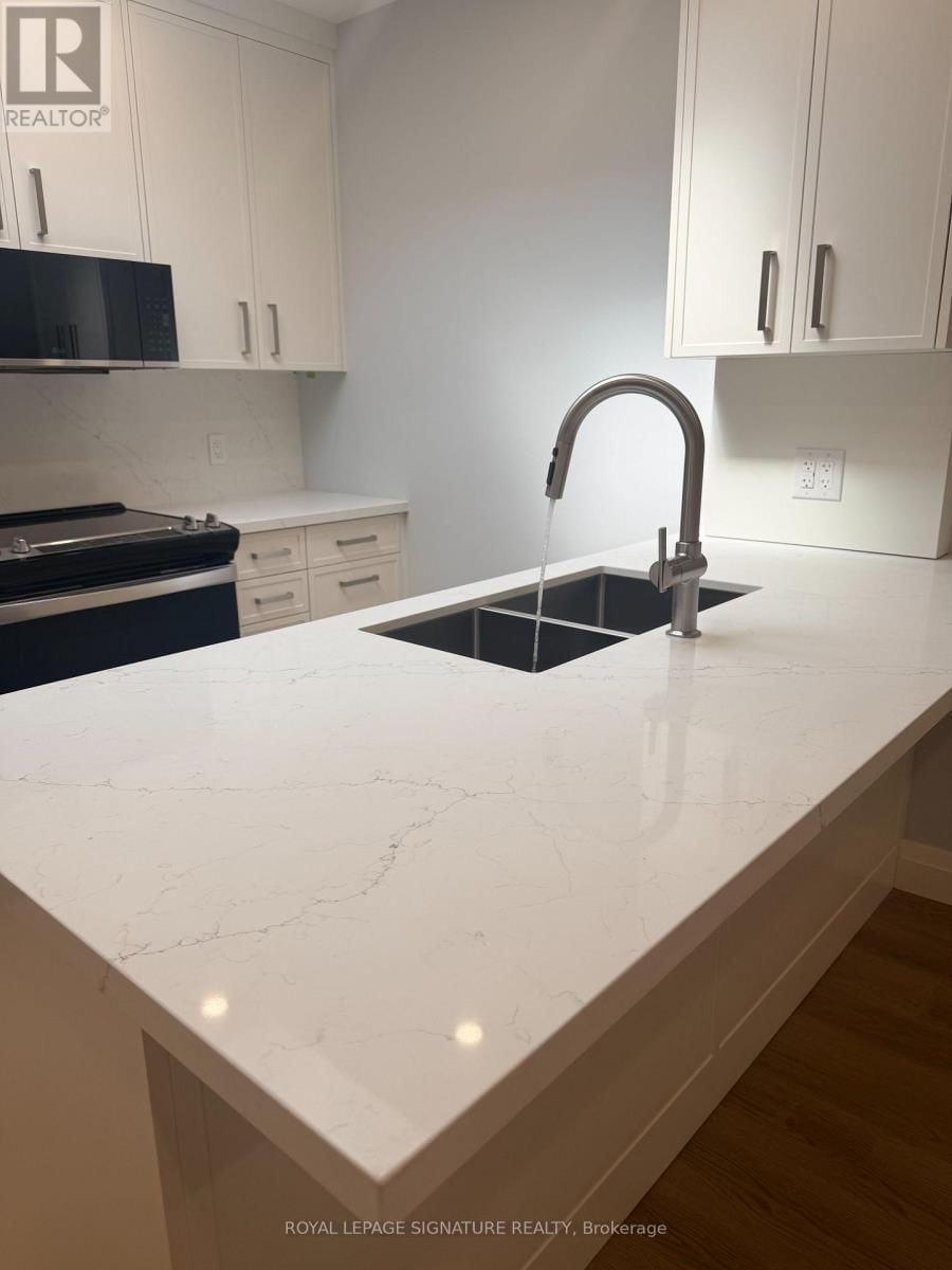 2 - 1727A BAYVIEW AVENUE Image 7