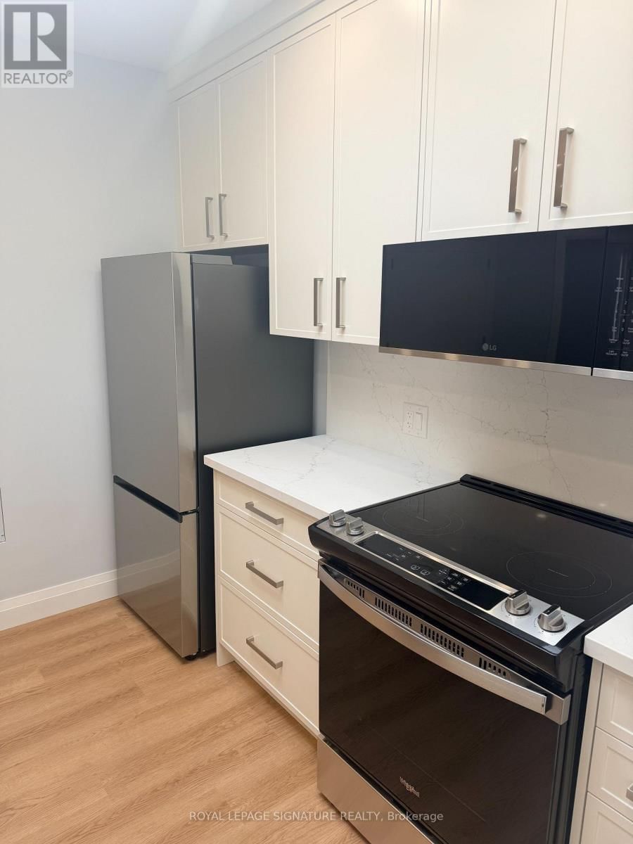 2 - 1727A BAYVIEW AVENUE Image 9