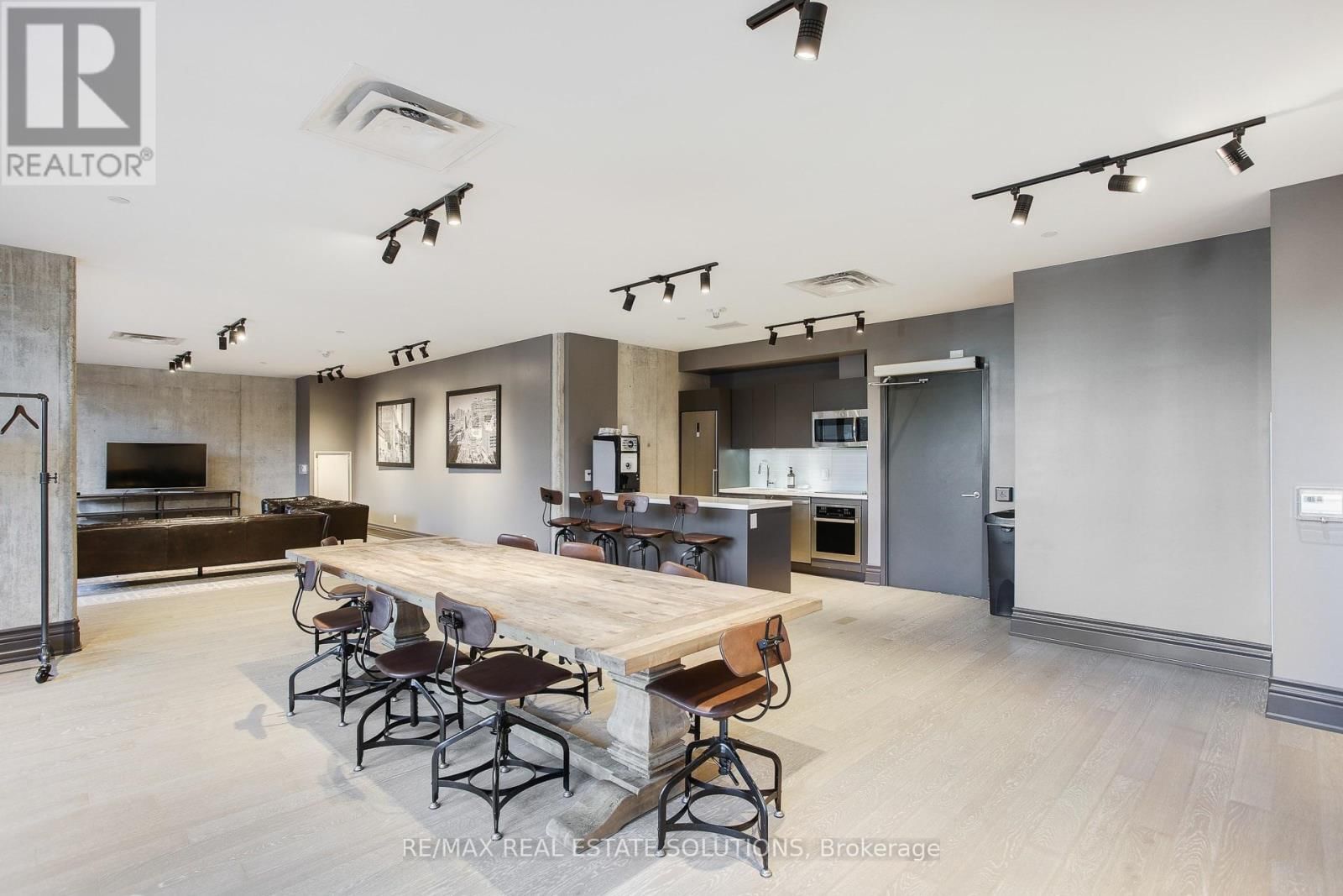 210 - 608 RICHMOND STREET WEST Image 15