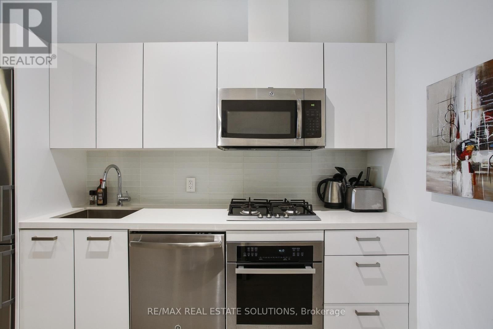 210 - 608 RICHMOND STREET WEST Image 2