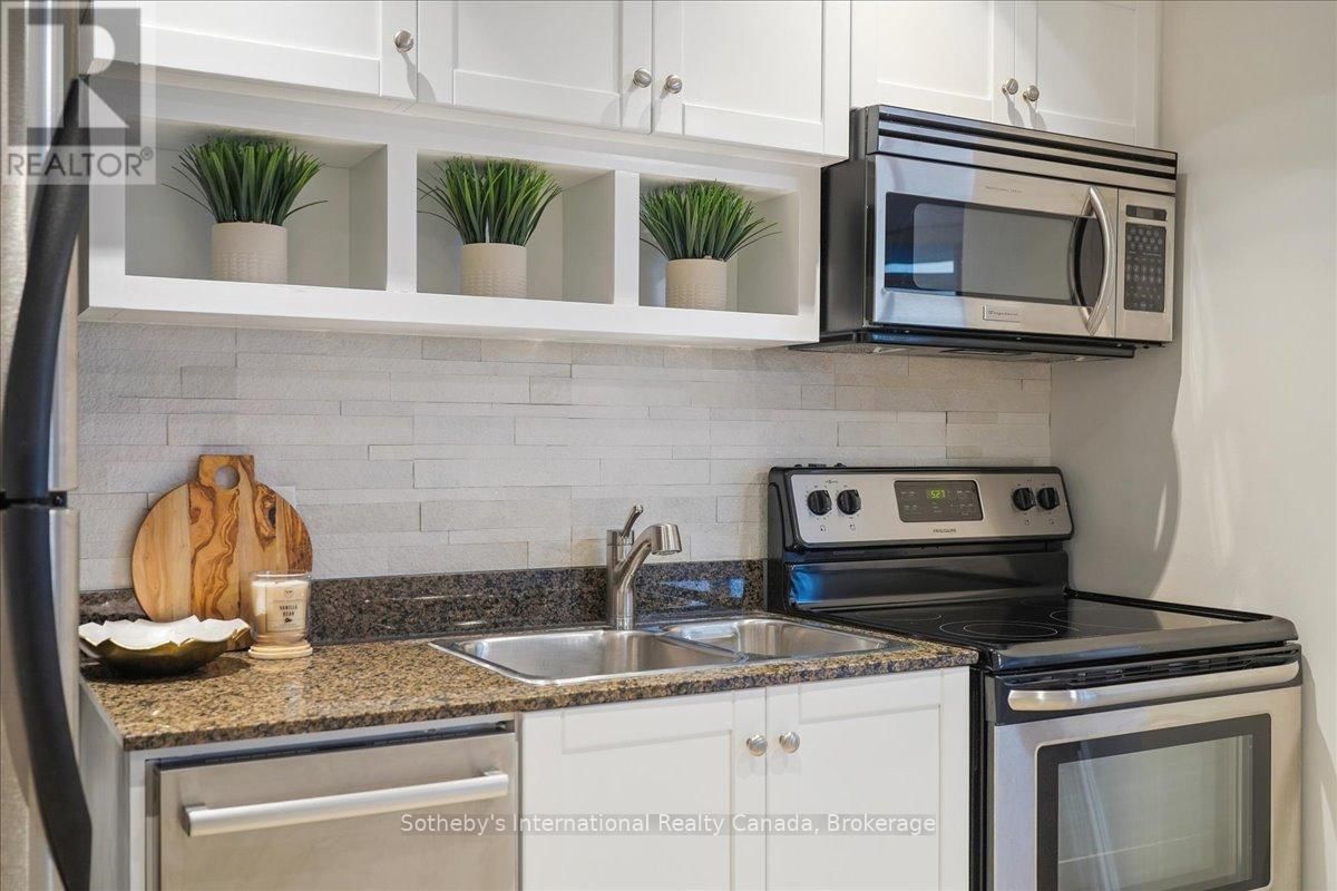 1804 - 218 QUEENS QUAY WEST Image 10