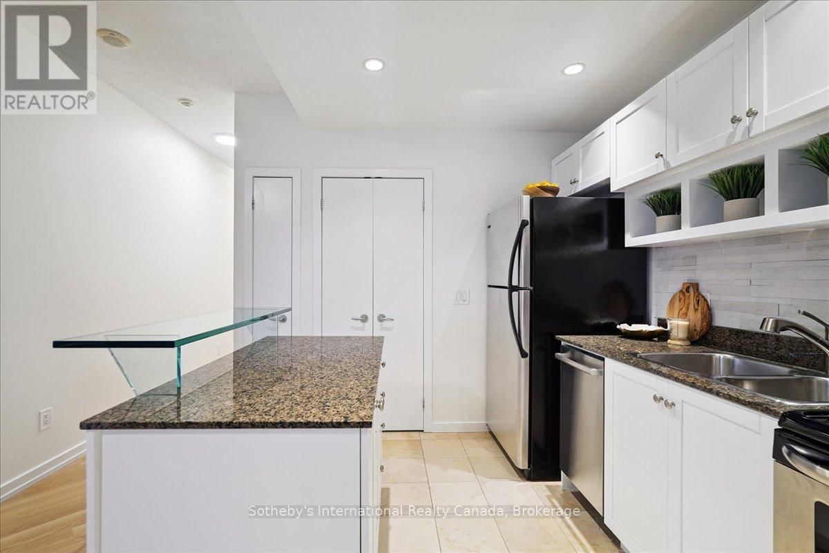 1804 - 218 QUEENS QUAY WEST Image 11